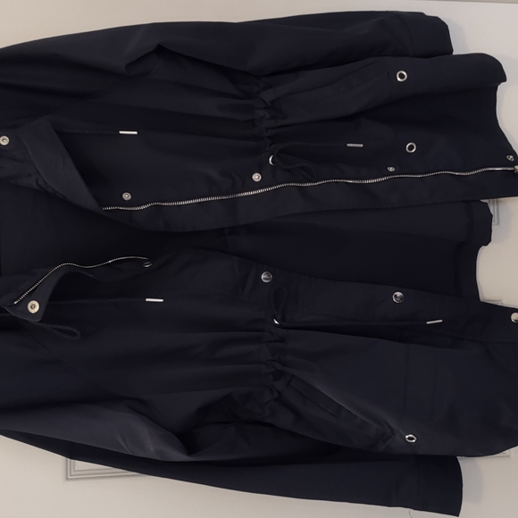 Women's Jacket - Picture 3 of 5